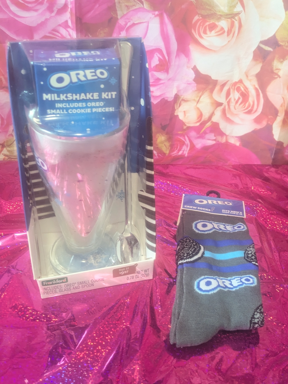 Oreo Milkshake Kit With Crew Socks – Grey with Blue Logo